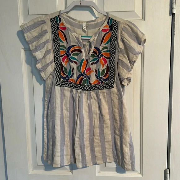 L Love Top Size Medium - Picture 1 of 3